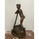 Bronze von Auguste Maillard: Ein Sieger auf dem Ruderboot