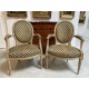 Paar lackierte Sessel aus der Zeit von Louis XVI