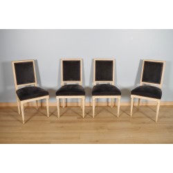 Vier bemalte Stühle im Stil Louis XVI