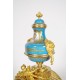 Pendeluhr im Stil Louis XVI vergoldete Bronze und Porzellan im Stil von Sèvres