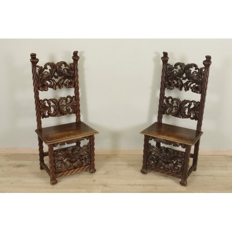 Paar Stühle im Renaissance-Stil