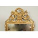 Goldener Holzspiegel im Louis-XVI-Stil